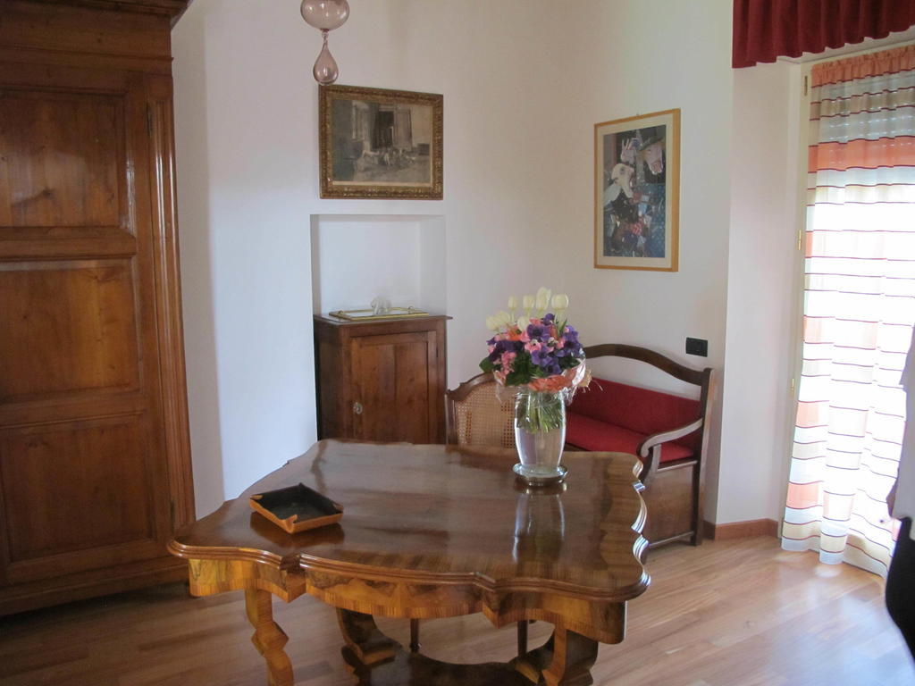 Villa Emilia Castronno Eksteriør billede